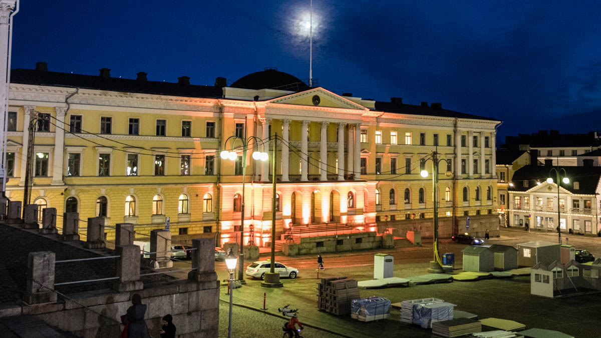 Keskiviikkona on YK:n kansainvälinen naisiin kohdistuvan väkivallan  vastainen päivä – Valtioneuvoston linna saa oranssin värin - Kestävä kehitys