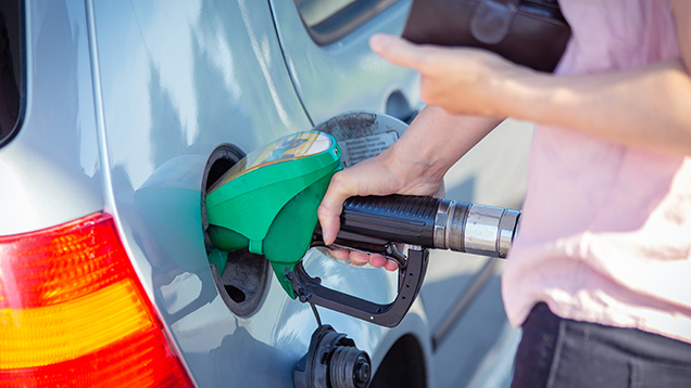 Bensaletku auton tankilla